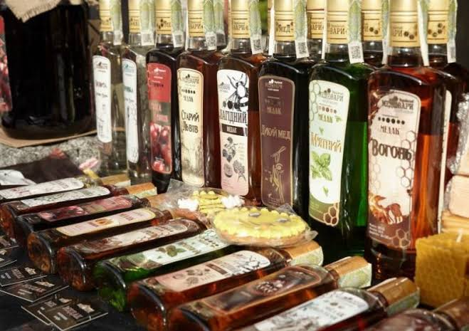 Відкриєте місцеві традиції
